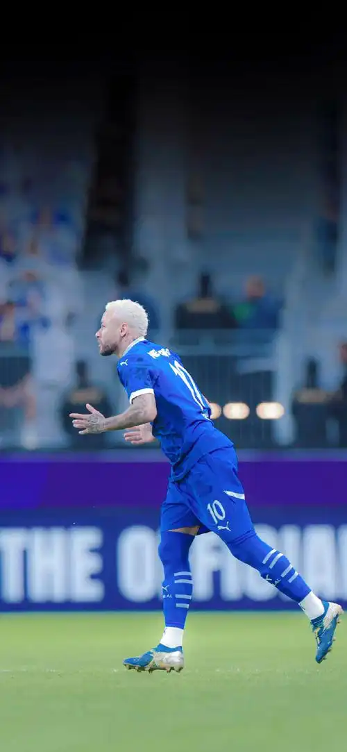 兩支球隊另 兩支球隊另